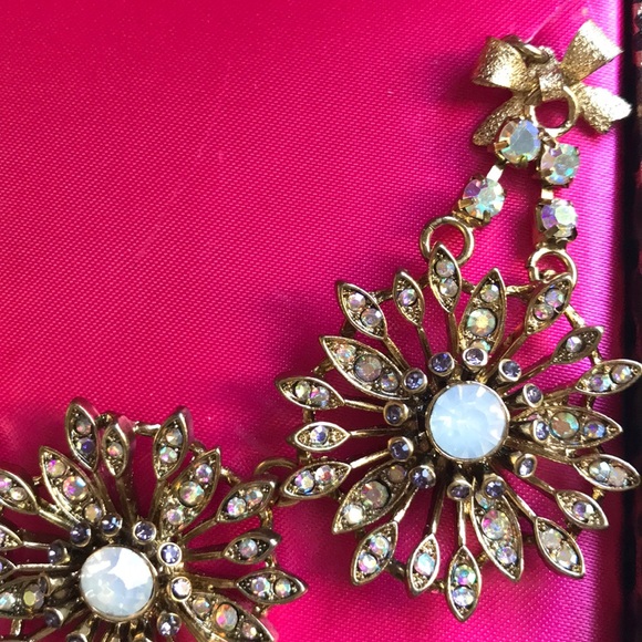 Betsey Johnson necklace - Picture 5 of 7